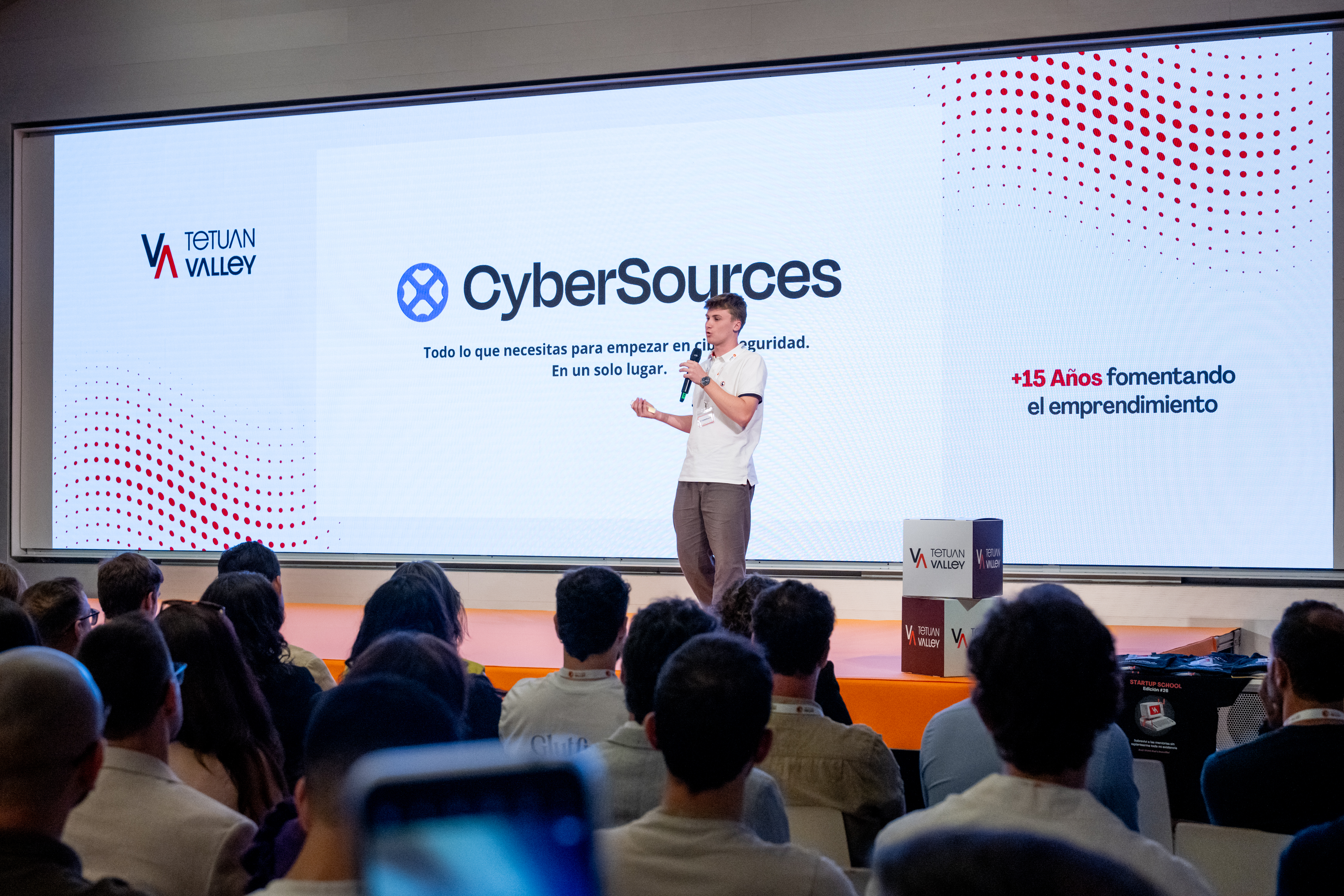 Bruno Salvatella presenting CyberSources at Tetuan Valley Startup School